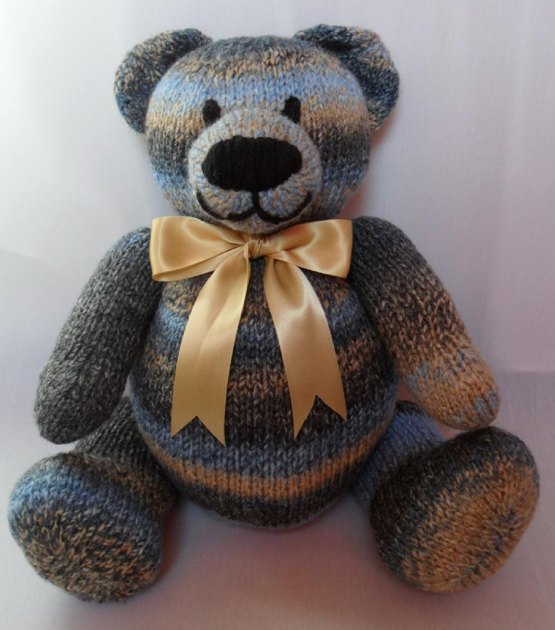 Big Berry Bear Teddy Knitting pattern by Laineknits