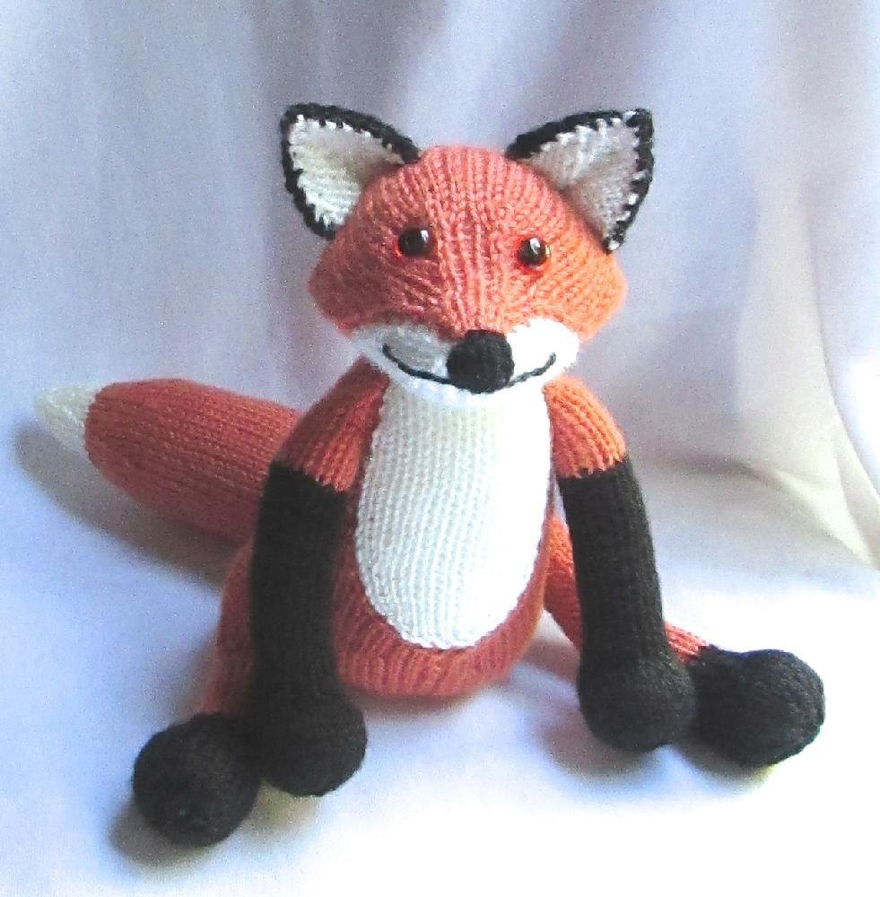 Toy Fox Knitting pattern by Rian Anderson