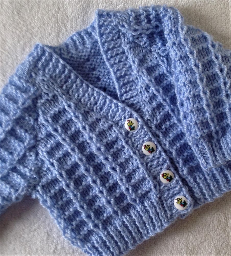Little Loops baby cardigan Knitting pattern by Seasonknits
